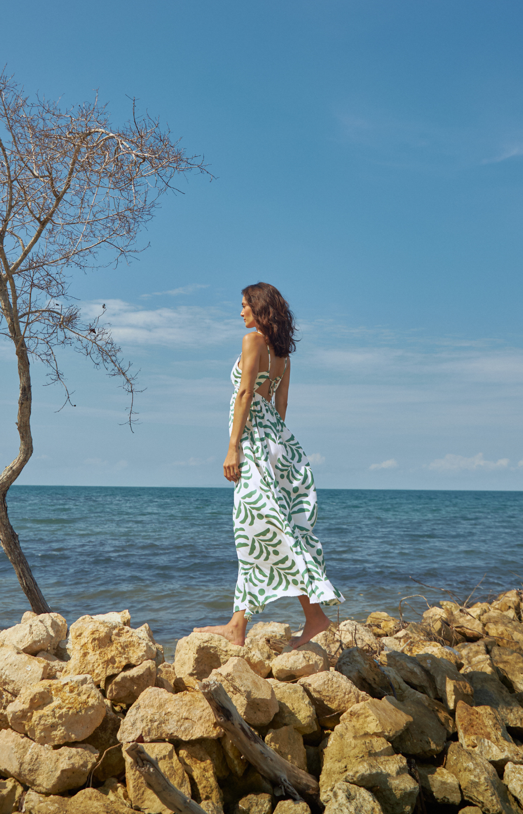 Vestido de palya largo verde estampado tela fresca con abertura decorativa Rosario