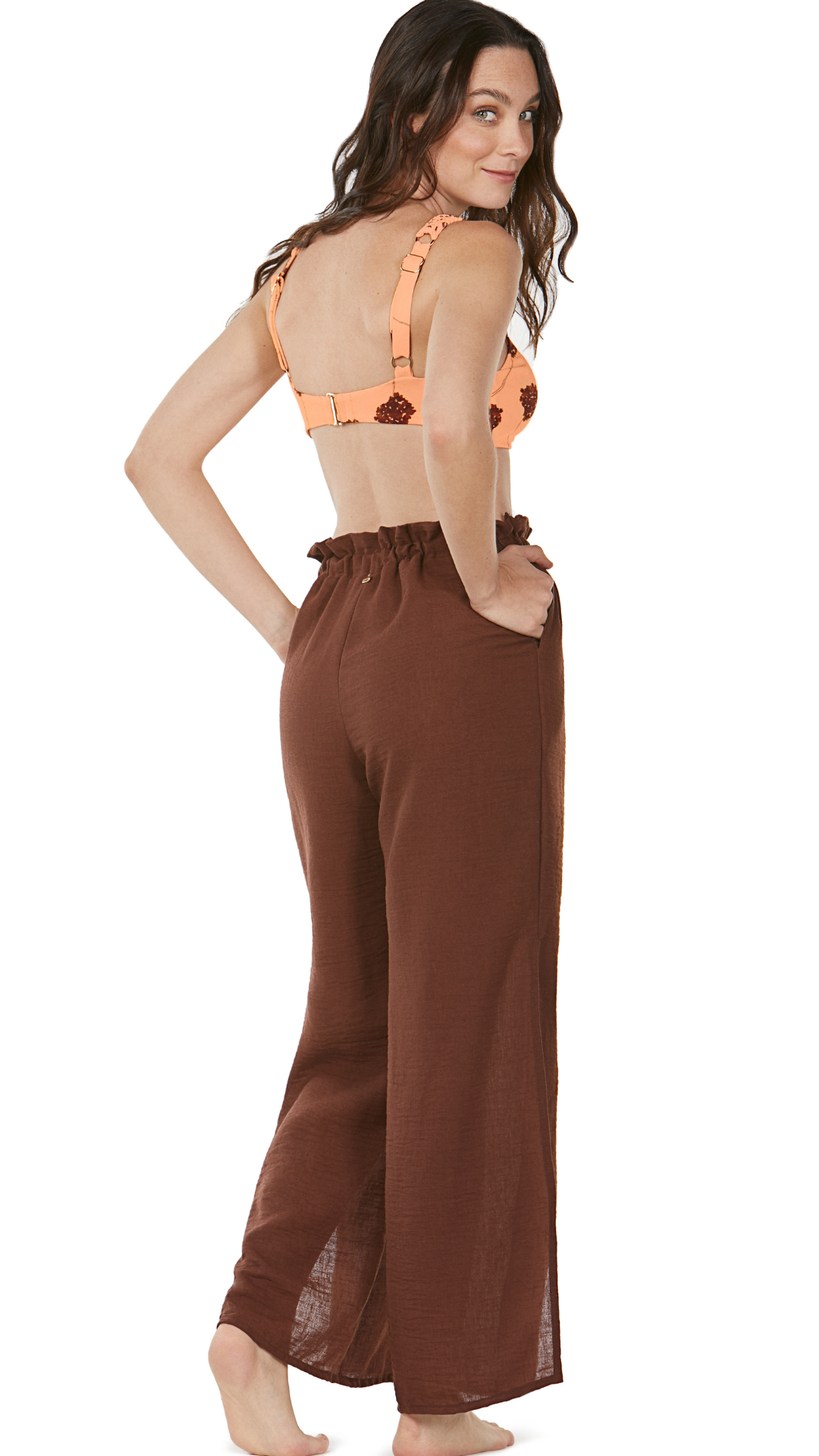 pantalón Ginger de tela fresca y ancho con pretina elástica suave se adapta perfectamente a tu silueta sin marcarla