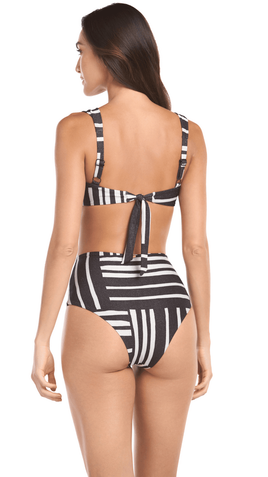 panty alto blanco y negro Con cobertura media y tela con acabado lurex, agrega un toque de brillo a tu outfit