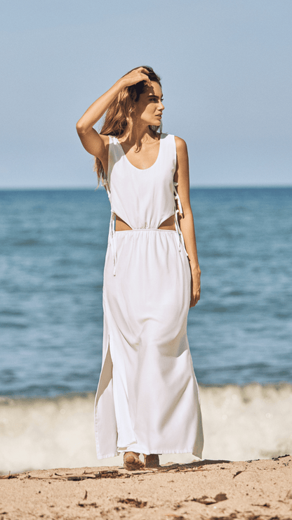 Vestido de blaya largo blanco con aberturas en cintura y amarre en laterales Unnur
